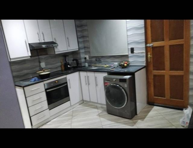 3 BEDROOM HOUSE FOR SALE IN ETWATWA